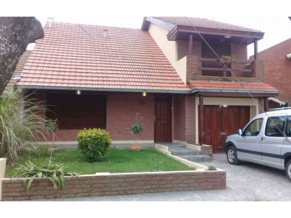 CHALET BARRIO ZACAGNINI