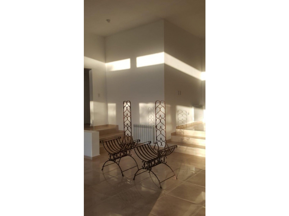 VENTA HERMOSA PROPIEDAD A ESTRENAR B°PRIVADO CAUSANA — foto 5