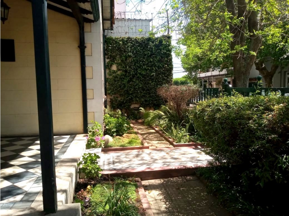 VENTA / CHALET / CASONA ANTIGUA / 7 AMBIENTES / LA PERLA MAR DEL PLATA - 3