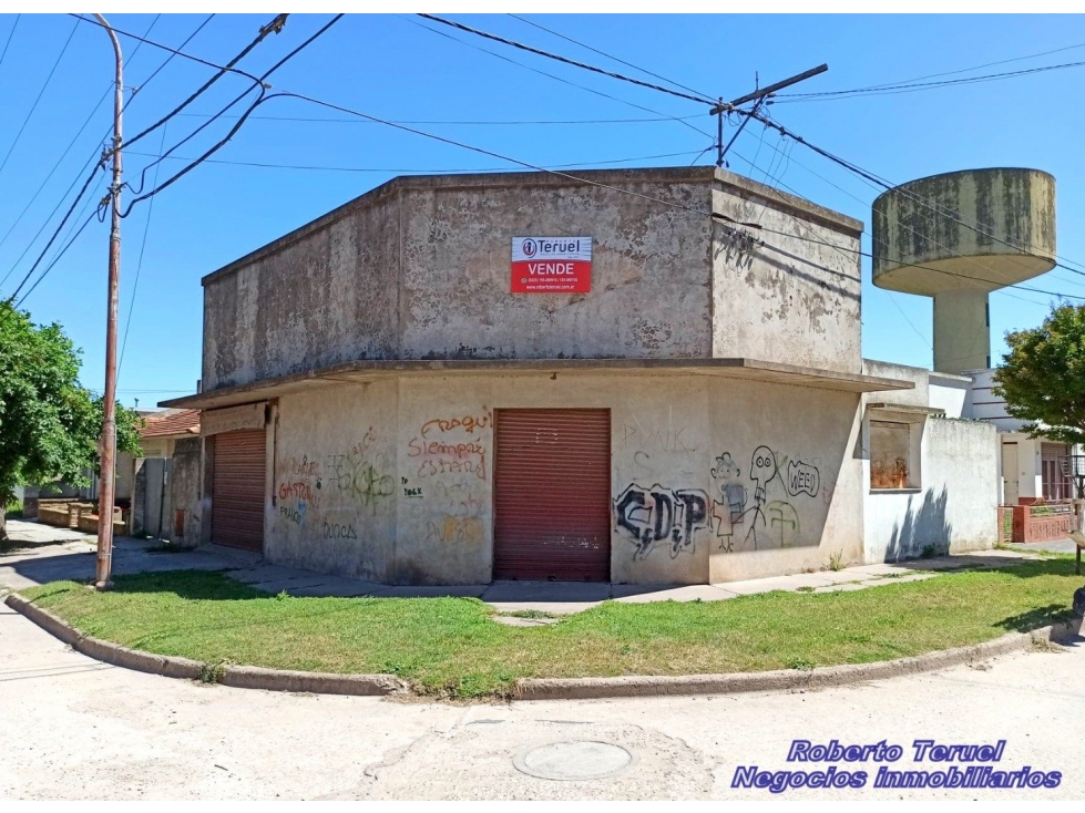 Casa de 3 ambientes con local comercial sobre excelente ubicación. - 5