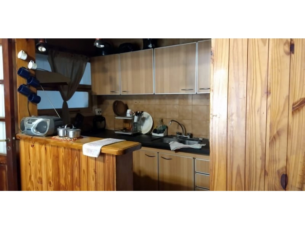 Se vende chalet de 4 ambientes en buen entorno. - 3