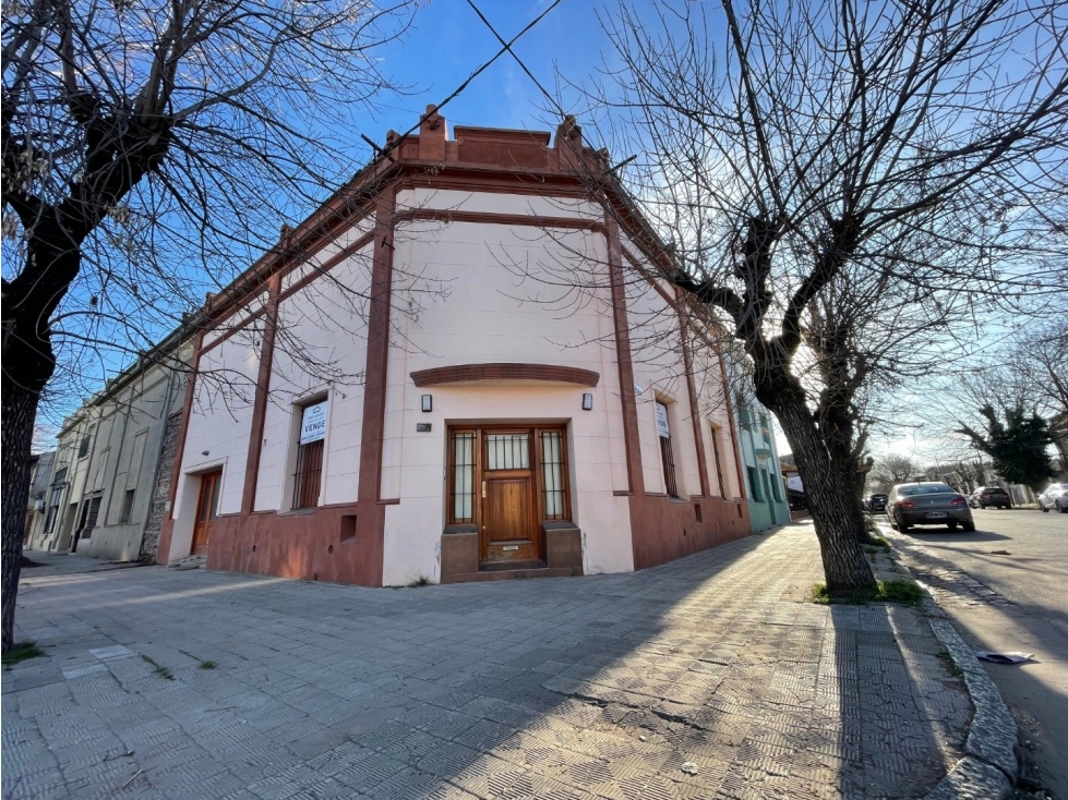 Casa en esquina - 1