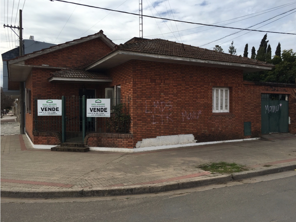 Esquina en Barrio Residencial - 2