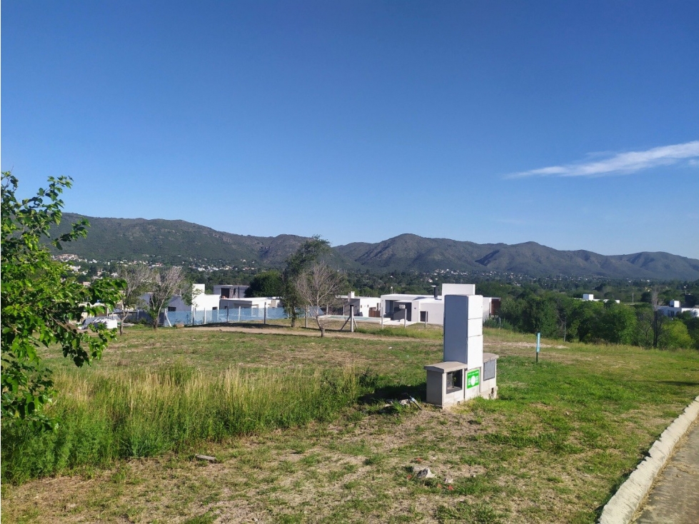 !Imperdible! Lote plano, con vista, Escritura. Altos de Carlos Paz. - 4