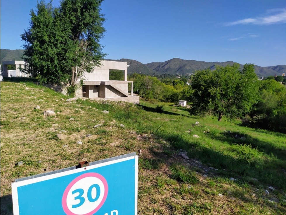 Lote con vista " Altos de Carlos Paz" Escritura. Seguridad - 6