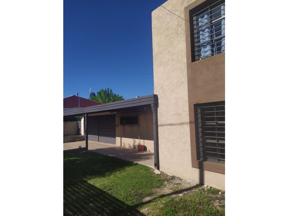 Cómoda Casaen venta en Tanti. Amplio quincho, parque, pileta. - 4