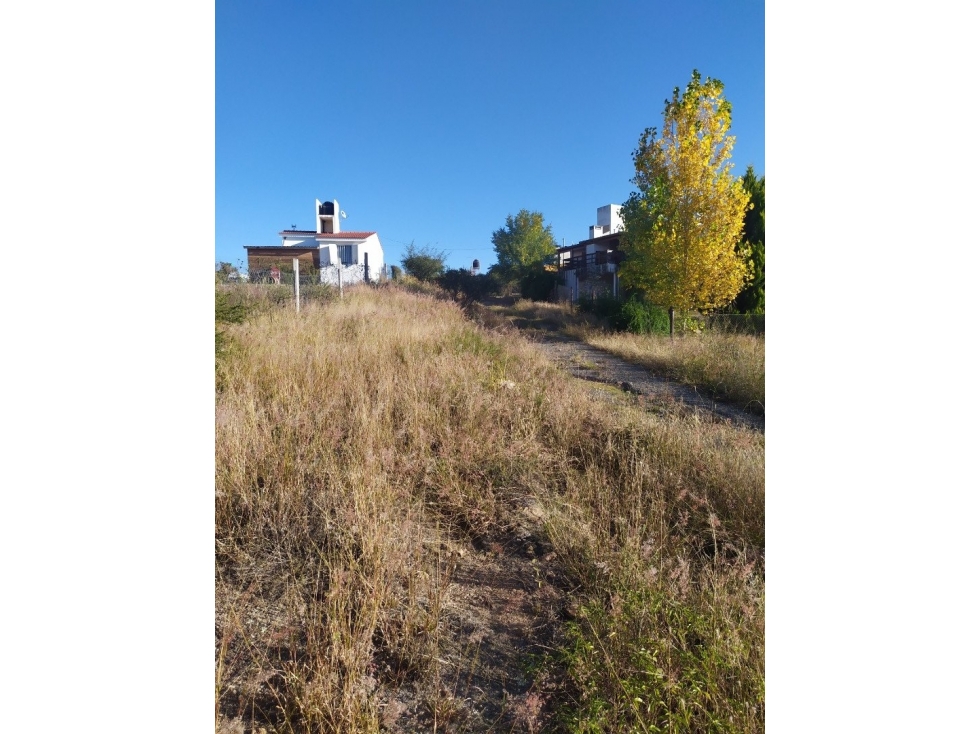 Terreno en venta en Va. Parque Siquiman cercado con servicios - 2