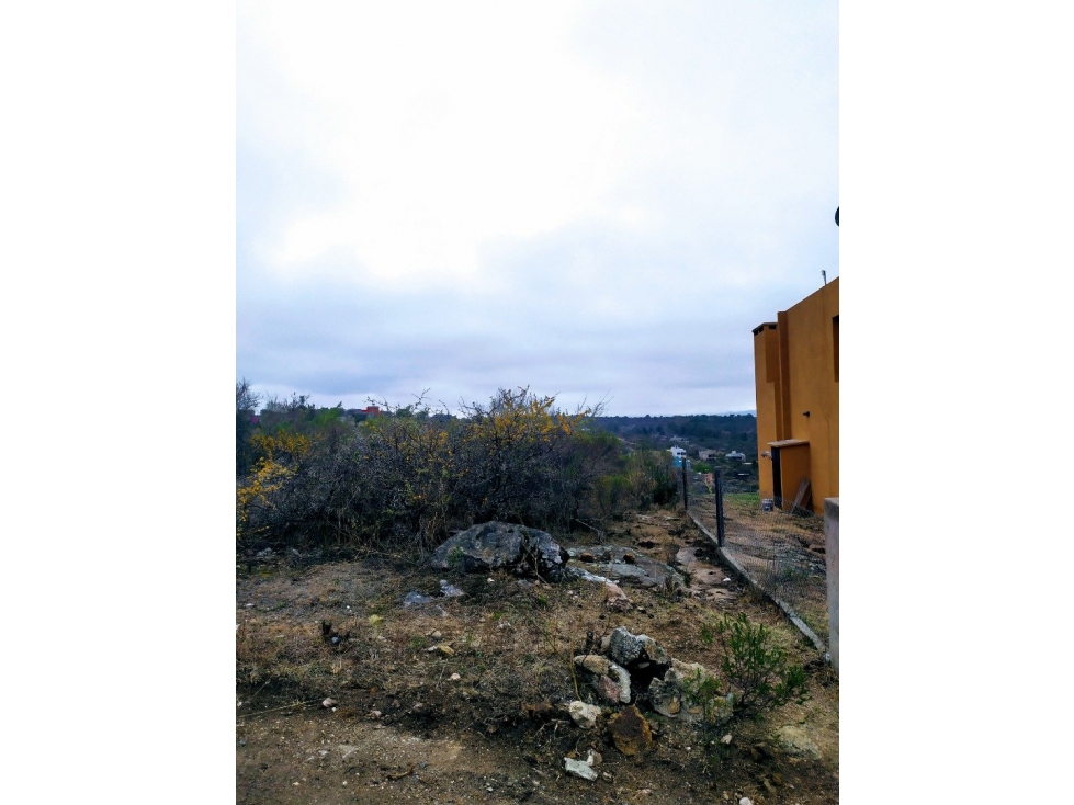 Villa Flor Serrana. Tanti Lote con servicios y escritura a mts del río - 4