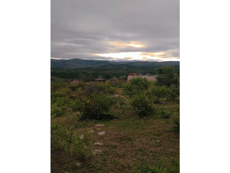 Oportunidad en venta en Va. Flor Serrana, lote plano con vista - 6