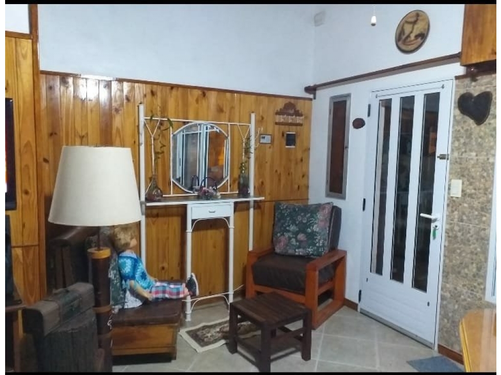 Venta de casa con pileta y dos dúplex en Monte Hermoso - 4