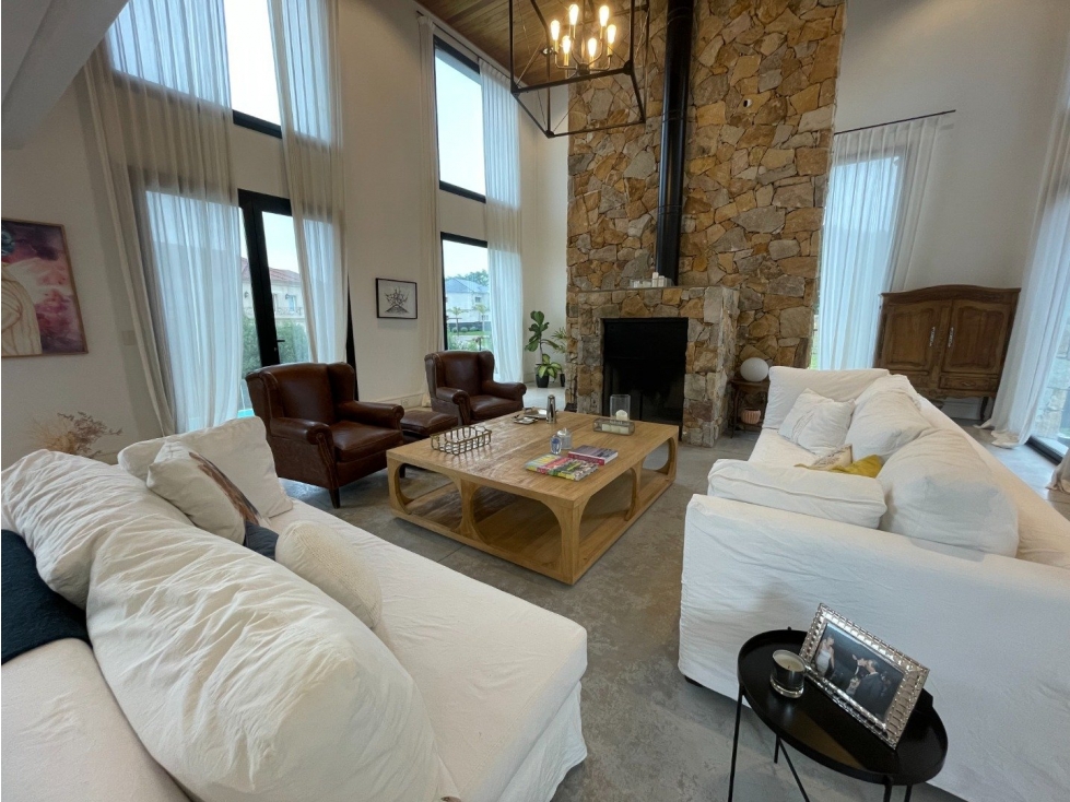 Venta importante chalet de 8 ambientes en Rumenco. - 3