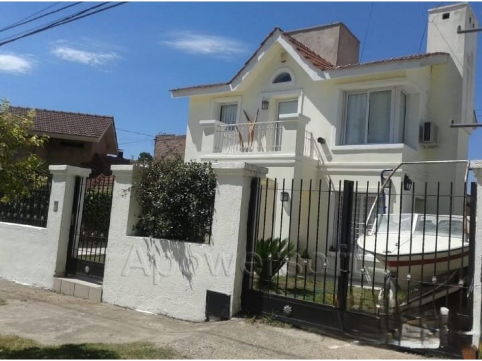 VENDO ESPECTACULAR CHALET ESTILO CALIFORNIANO a metros de la costanera - 2
