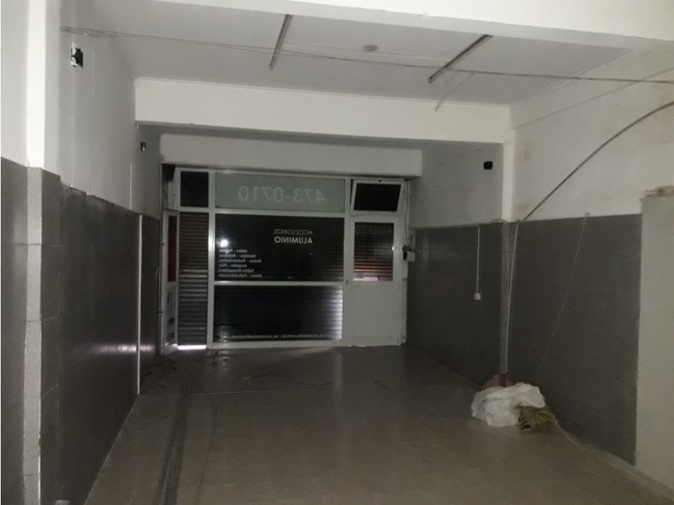 VENTA LOCAL 40 m2 SOBRE AVDA COLON AL 4600 APTO TODOS DESTINOS — foto 2