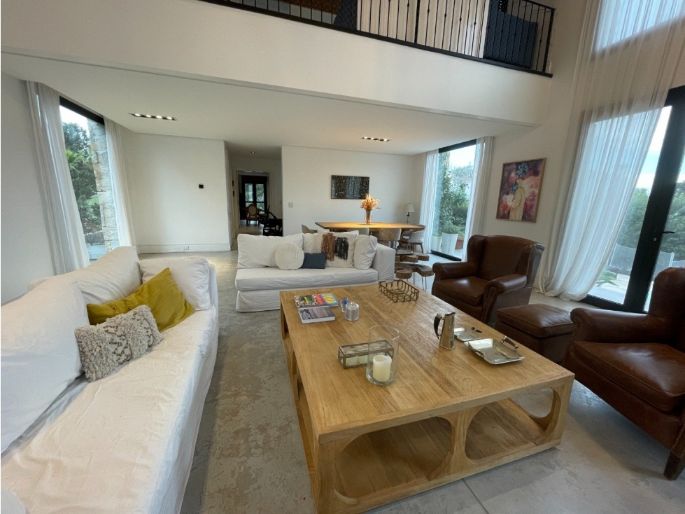 Venta importante chalet de 8 ambientes en Rumenco. - 4