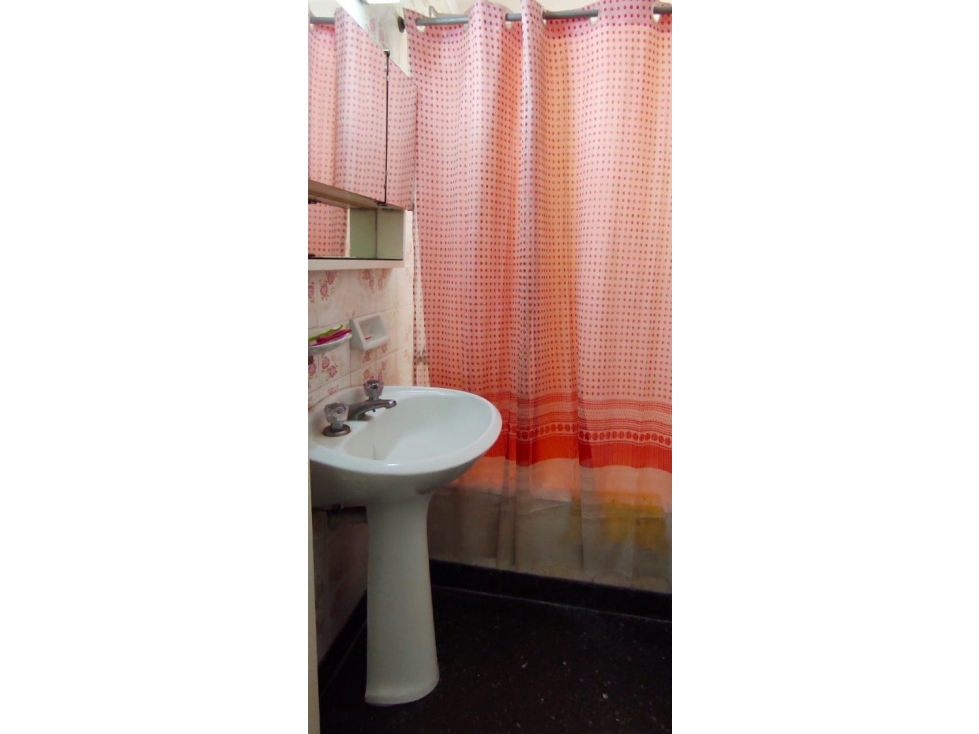Departamento 2 ambientes en venta con cochera fija. Zona Plaza Colon. — foto 5