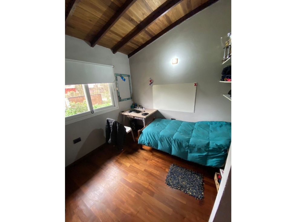 Venta chalet 5 ambientes en Barrio Colina Alegre. Buen estado. — foto 6