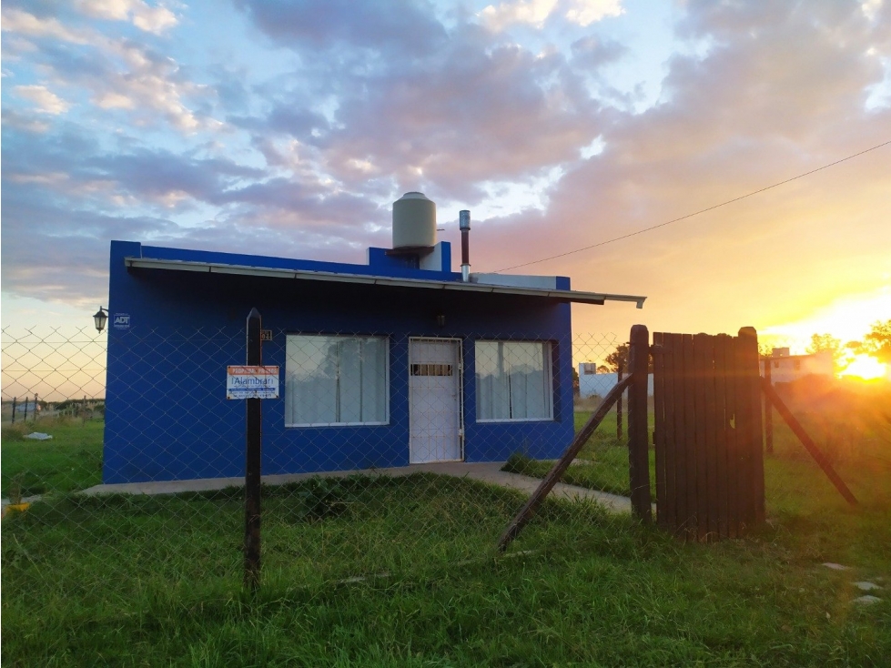 APTO CREDITO--- CASA 2 DORMITORIOS CON AMPLIO PARQUE