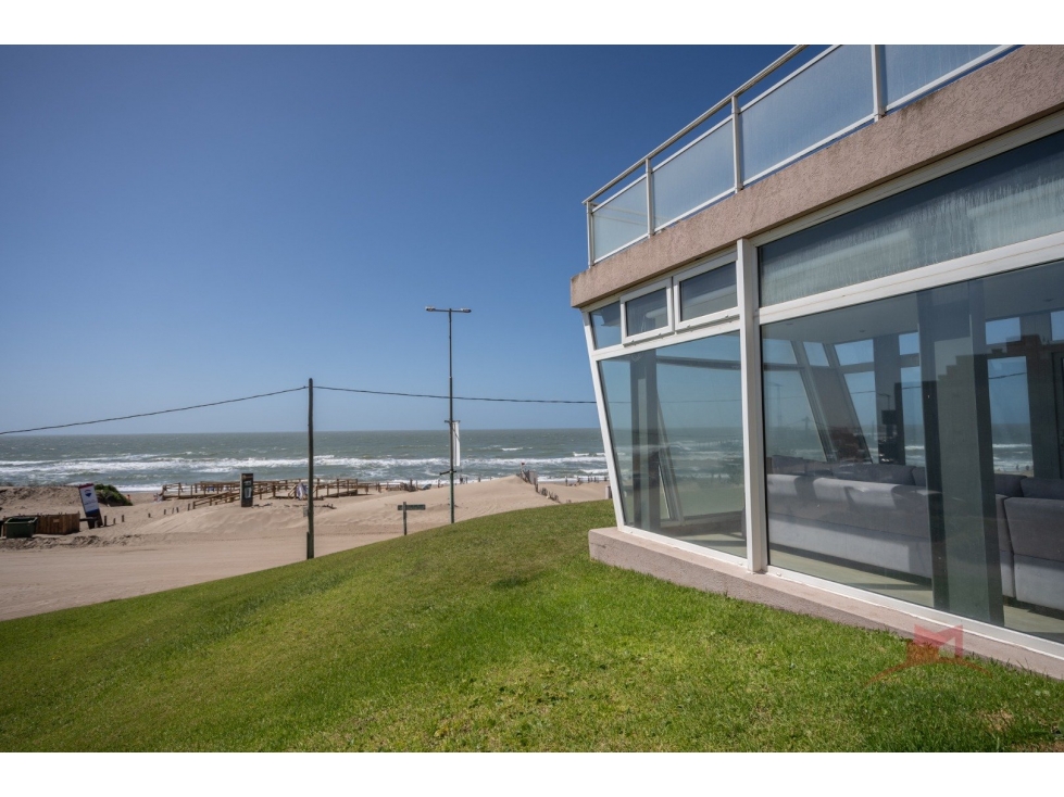PINAMAR - CASA FAMILY FRENTE AL MAR — foto 4