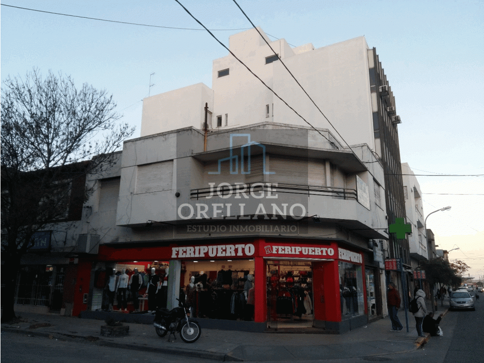 VENTA 6 AMBIENTES CON PATIO APTO PROF A METROS DE AV MARTÍNEZ HOZ