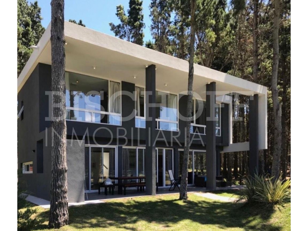 EXCELENTE CASA EN VILLA ROBLES BARRIO II ALBATROS PARTIDO DE LA COSTA