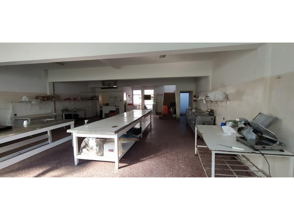 PIERES 600 ** GALPON EN VENTA - 2