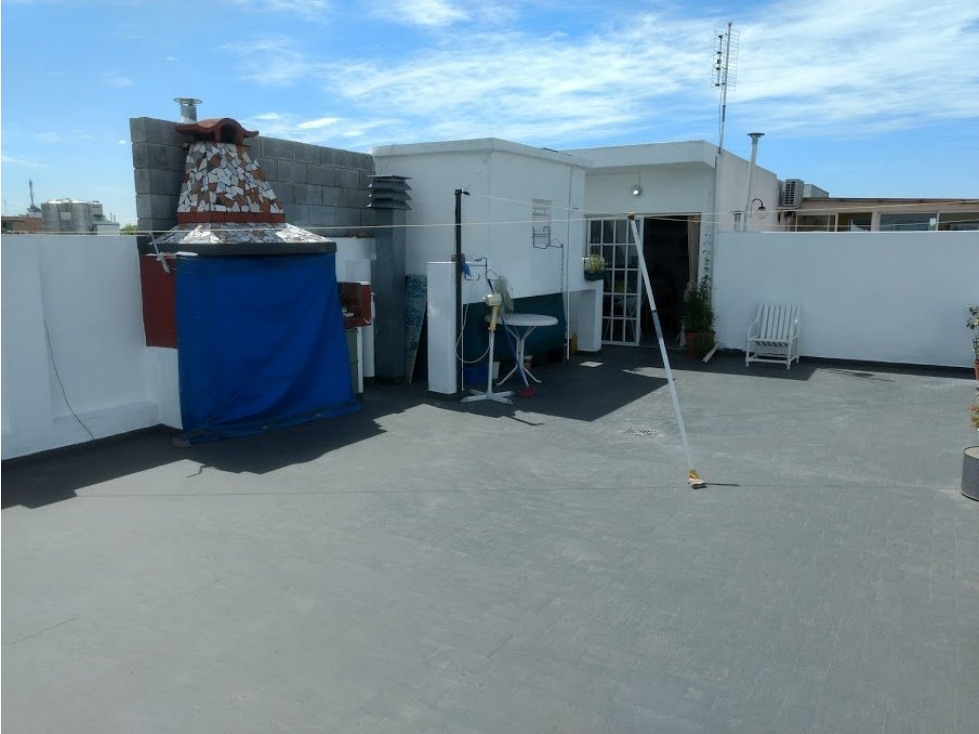 MUY LUMINOSO PH DE TRES AMBIENTES CON TERRAZA PROPIA - 3
