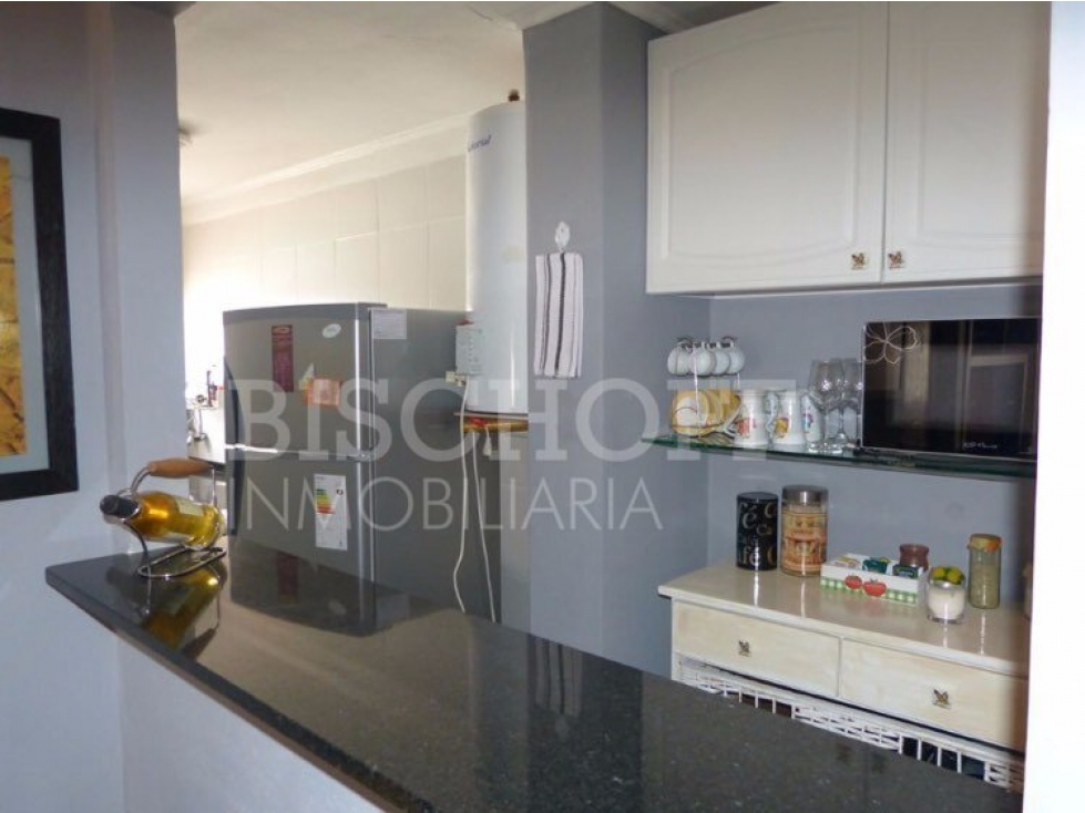 DEPARTAMENTO DE 2 AMBIENTES, FRENTE AL MAR, CON COCHERA. — foto 4