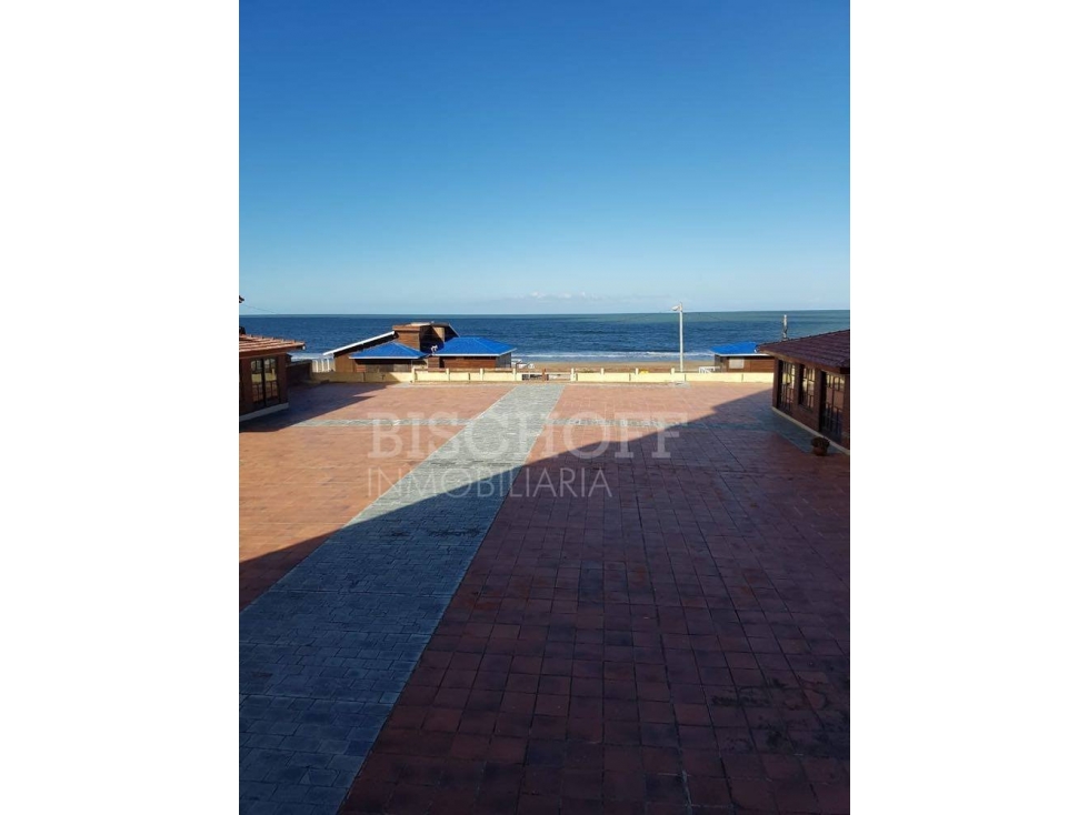 DEPARTAMENTO DE 2 AMBIENTES, FRENTE AL MAR, CON COCHERA. — foto 5