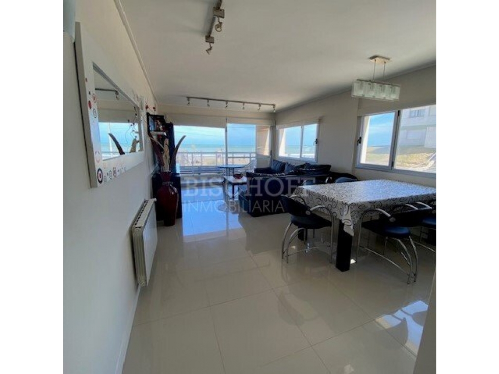 HERMOSO DEPARTAMENTO 2 AMB. FRENTE AL MAR, PISCINA Y COCHERA CUBIERTA!