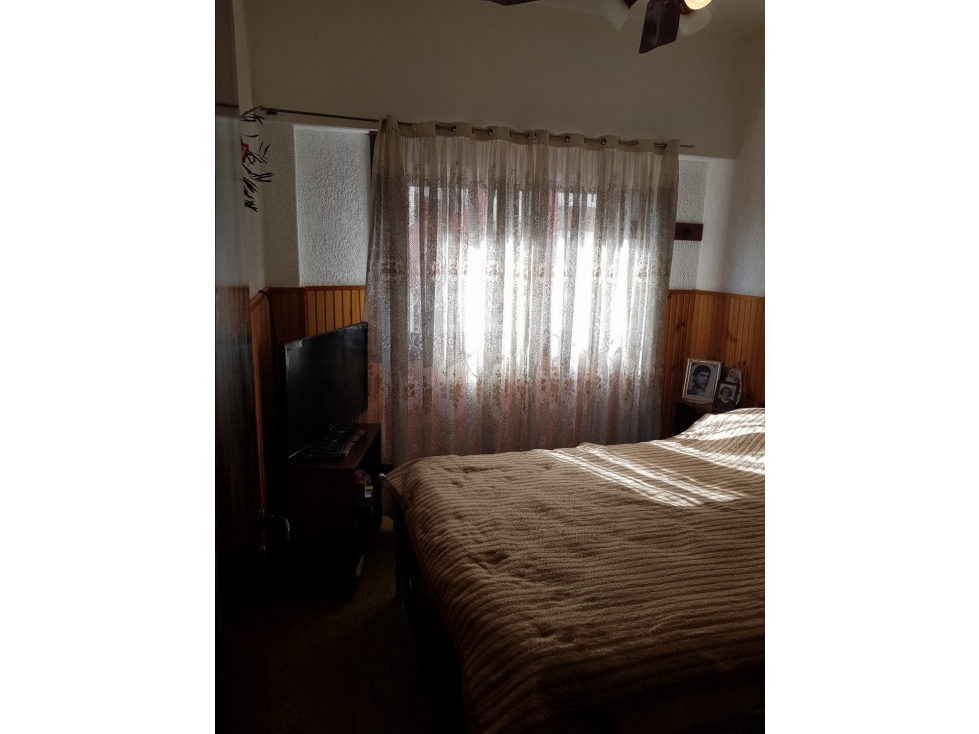 DEPARTAMENTO 4 AMBIENTES C/COCHERA SEMI CUBIERTA FIJA - 3