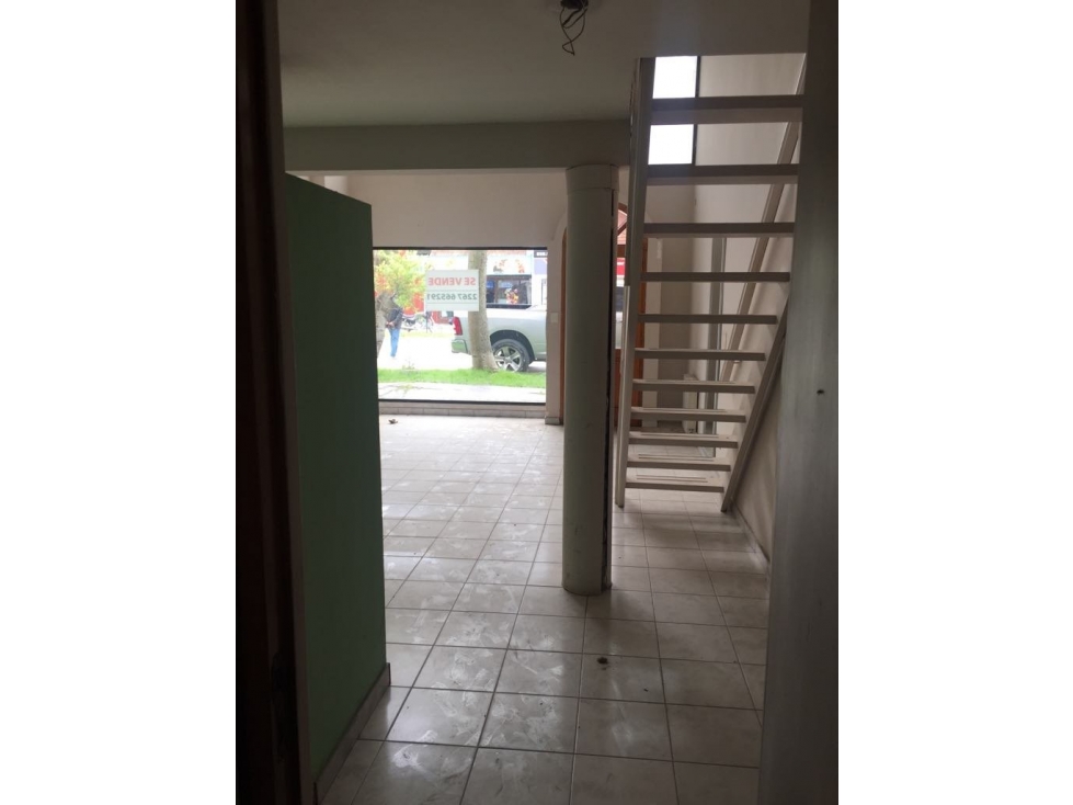 LOCAL EN VENTA, SOBRE AVENIDA BS AS! - 4