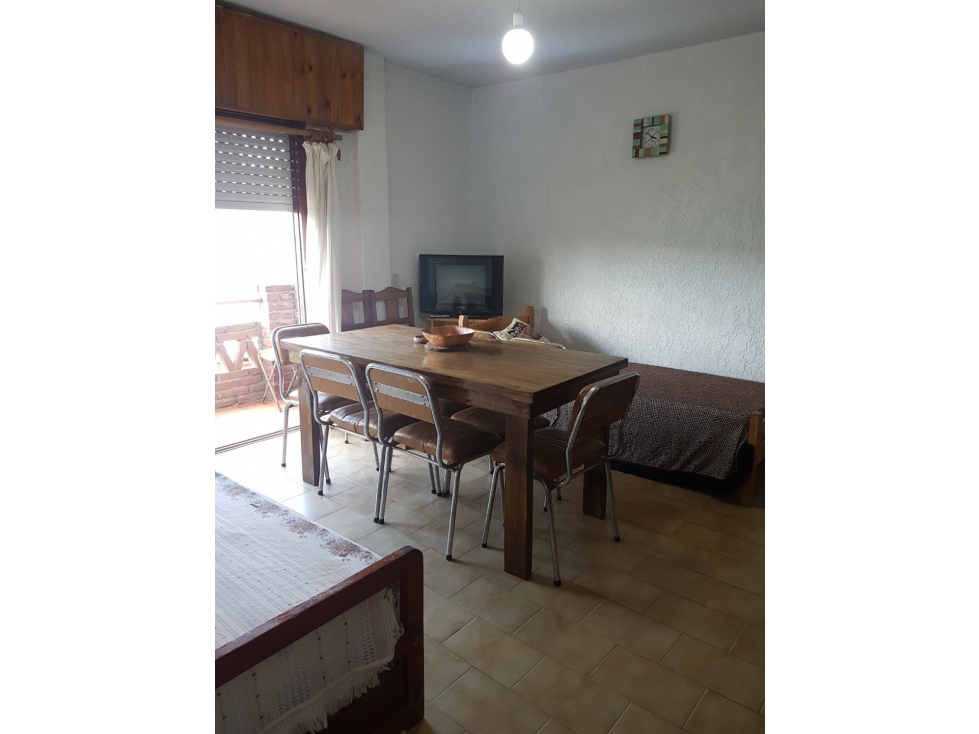 OPORTUNIDAD!!!! VENTA Dpto. dos amb. amplios c/balcones!!! - 4