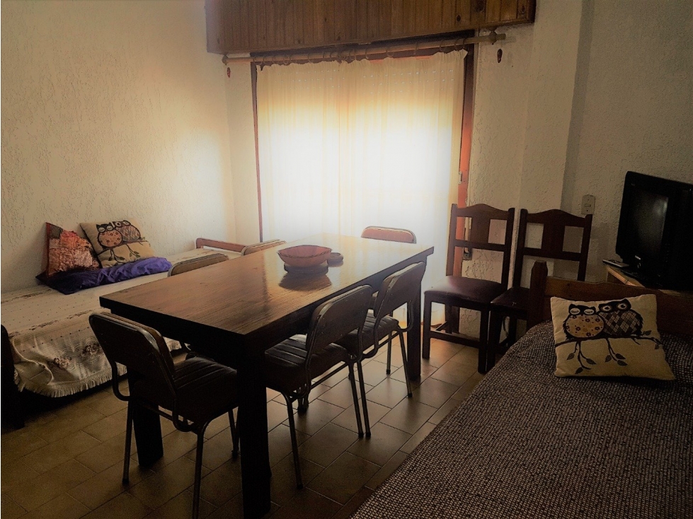 OPORTUNIDAD!!!! VENTA Dpto. dos amb. amplios c/balcones!!! - 5