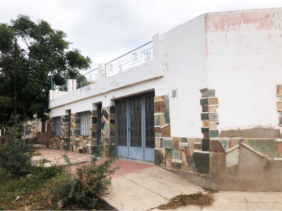 VENTA DE CASA + LOCALES, EXCELENTE UBICACION EN CRUZ DEL EJE -CÓRDOBA — foto 2