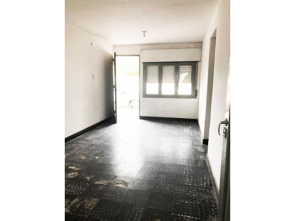 VENTA DE CASA + LOCALES, EXCELENTE UBICACION EN CRUZ DEL EJE -CÓRDOBA — foto 3