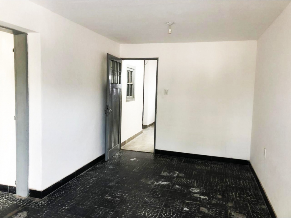 VENTA DE CASA + LOCALES, EXCELENTE UBICACION EN CRUZ DEL EJE -CÓRDOBA — foto 4