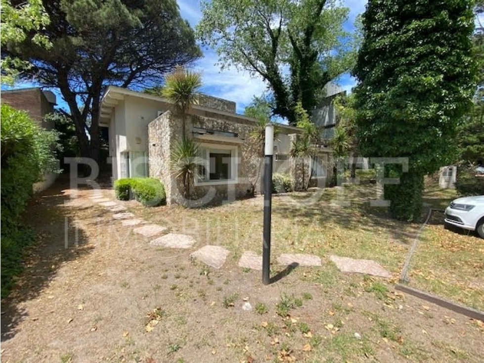 VENTA EN BLOCK, 4 DÚPLEX DE 2 AMBIENTES CADA UNO - 5