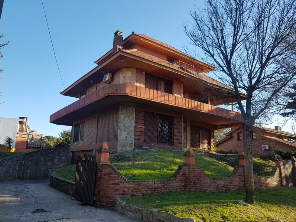Venta Importante Chalet de 500m2 a 300 mts. de la playa!! — foto 2