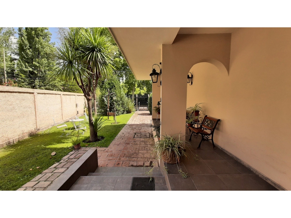 Casa con Departamento en Chacras de Coria Calle Viamonte - 3