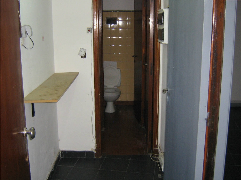 Dos (2) Locales + Vivienda - 2