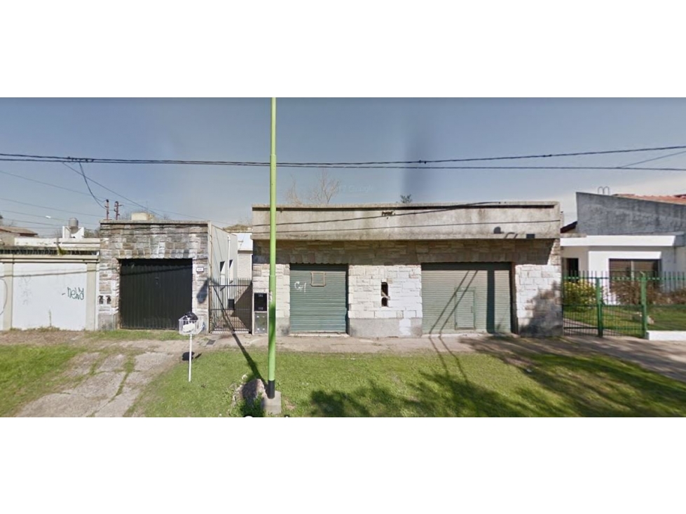 Lote en Barrio residencial con salida a dos calles - 2