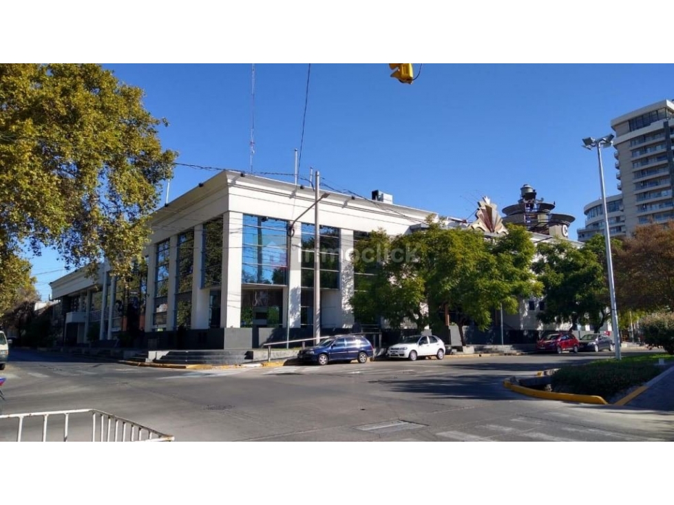 Esquina frente al Casino de Mendoza - 1