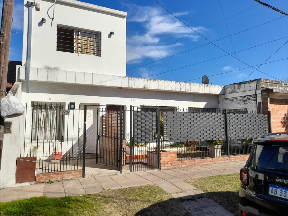 CASA 3 AMBIENTES + DPTO 3 AMBIENTES