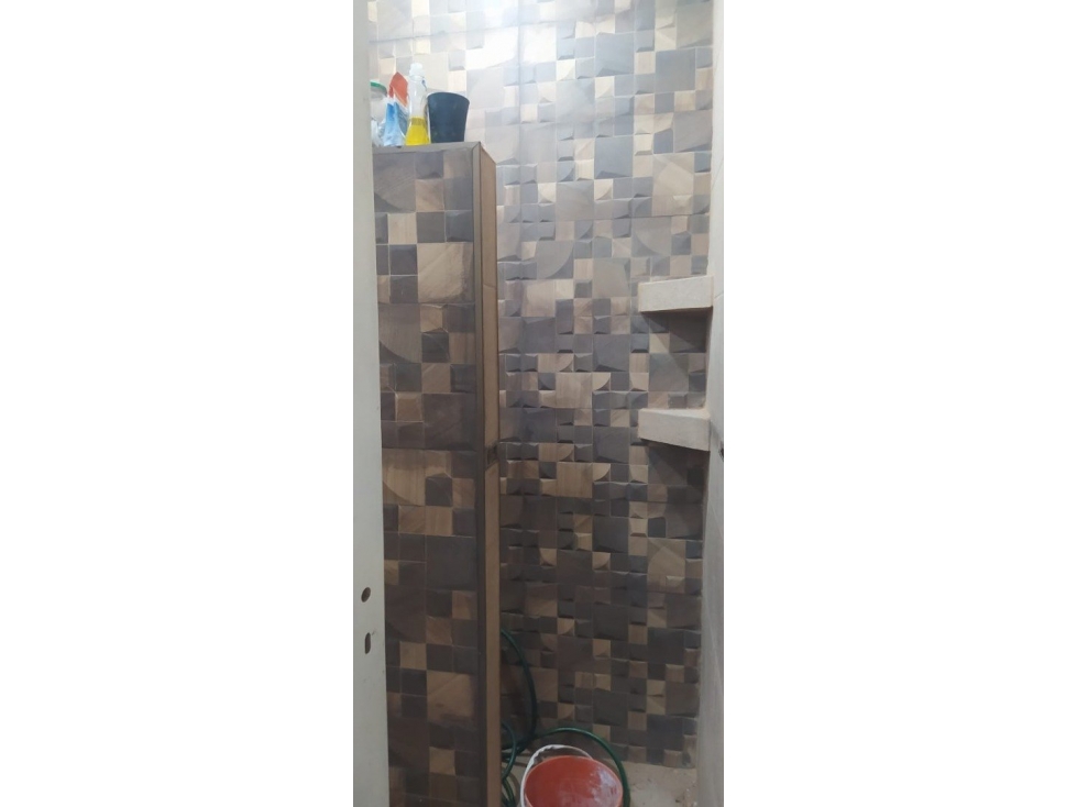 SE VENDE: Bº LAS FLORES COLONIA BENITEZ. TERRENO CON MEJORA - 2