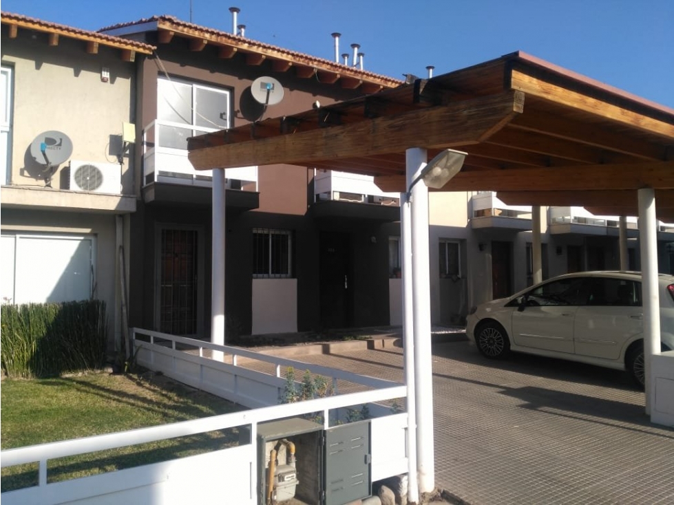 Alquiler Duplex 2 dormitorios complejo privado Guariento Villa Nueva - 2