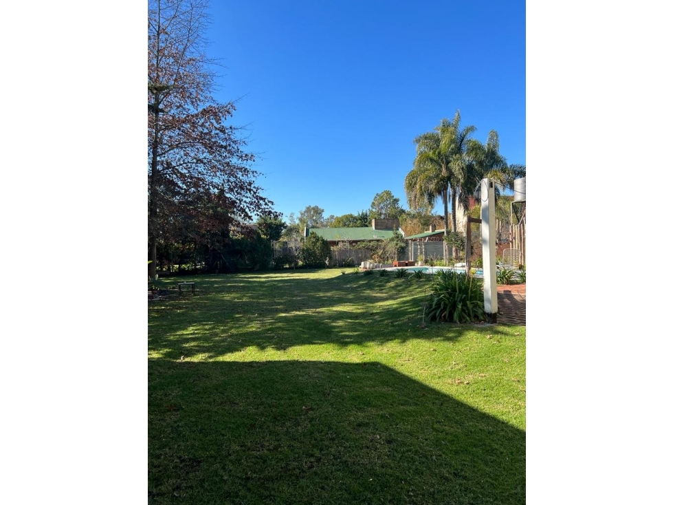 CASA QUINTA EN BENAVIDEZ EN ZONA RESIDENCIAL IMPECABLE - 3