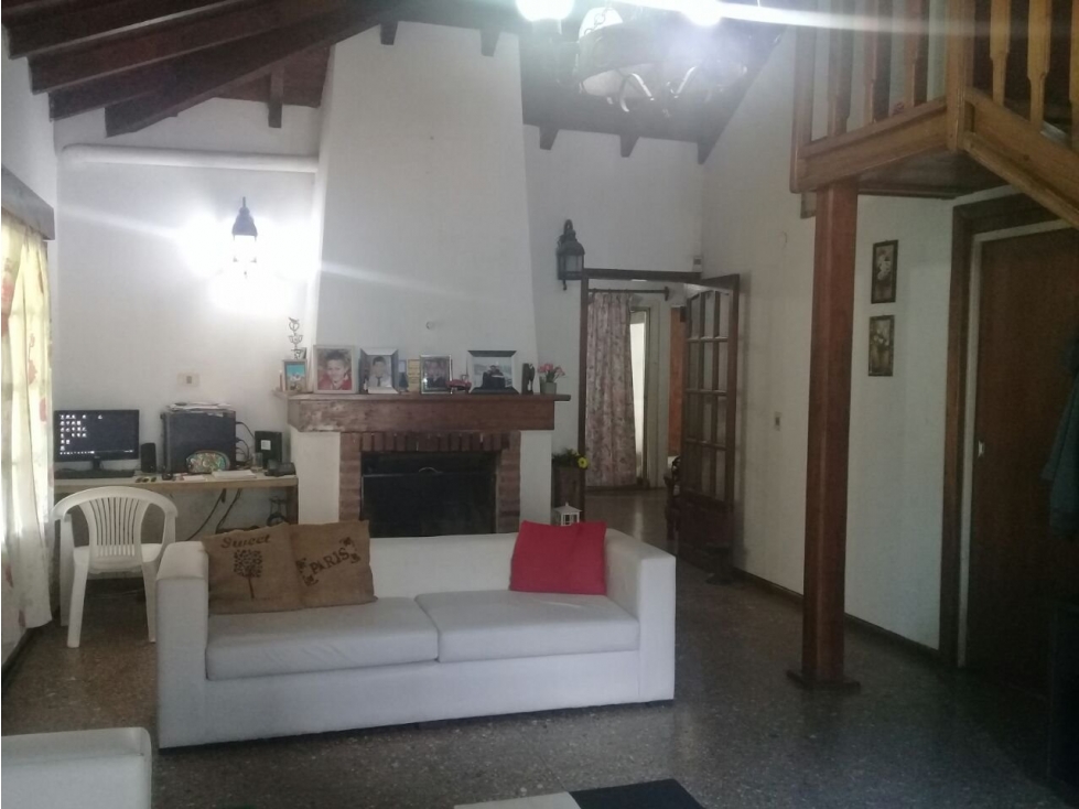 IMPORTANTE Y HERMOSA CASA CLÁSICA EN BENAVIDEZ - 3