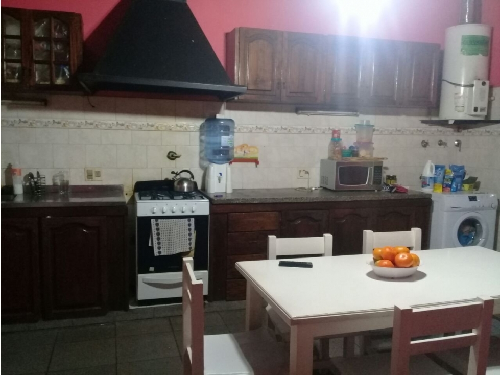 IMPORTANTE Y HERMOSA CASA CLÁSICA EN BENAVIDEZ - 6