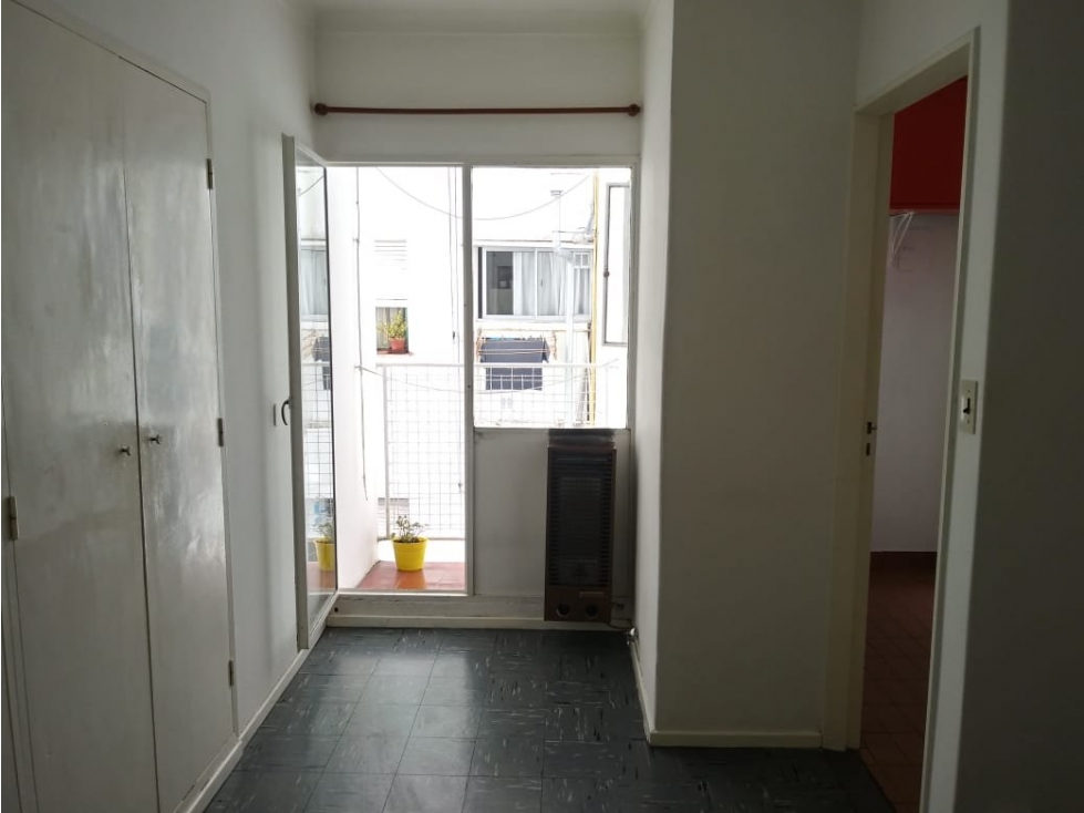DEPARTAMENTO UN AMBIENTE Y MEDIO — foto 4