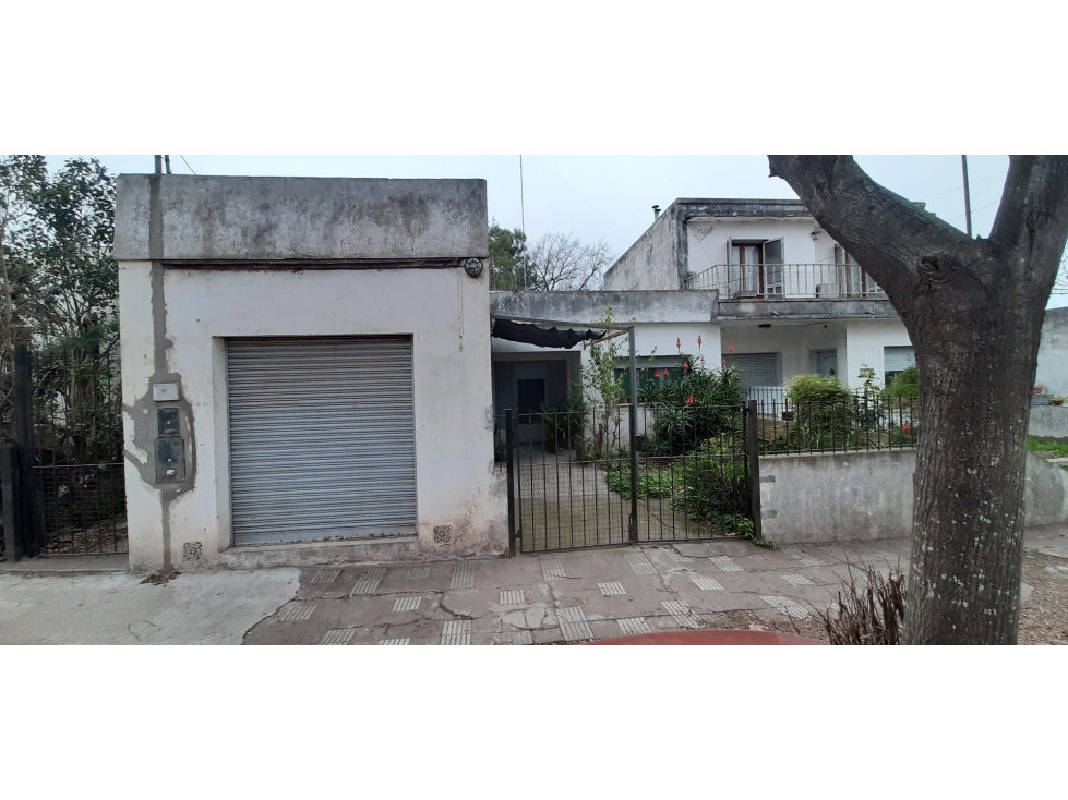 Casa Antigua a Reciclar con Terreno de 1764 m2 - 2